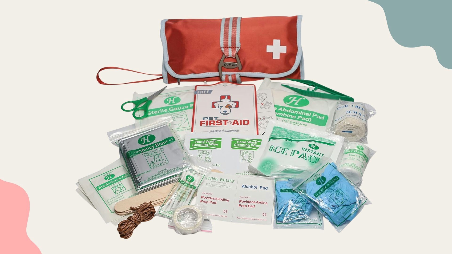 Inhalt eines Erste-Hilfe-Sets für Haustiere mit Verband, Pflaster, Schere und Handbuch.